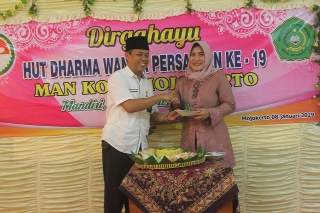 gambar utama