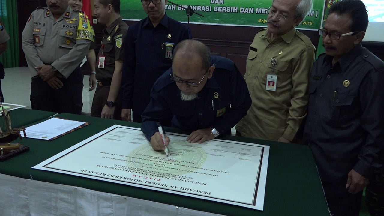 gambar utama
