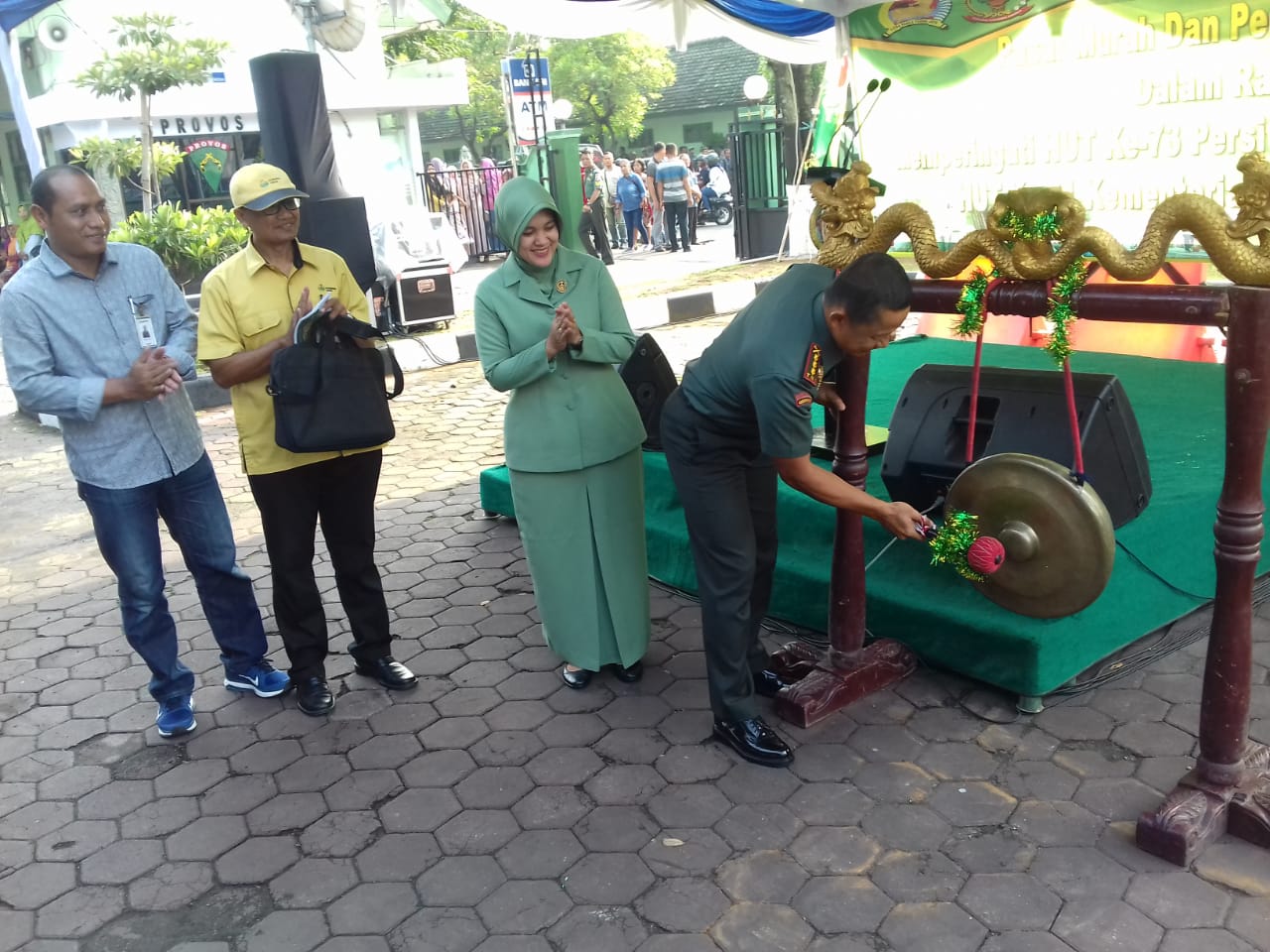 gambar utama