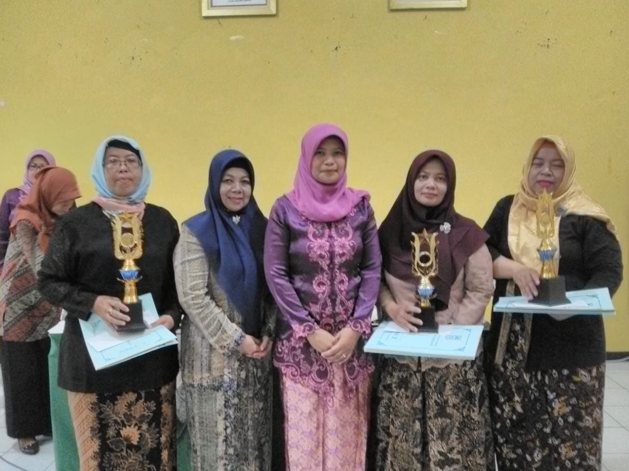 gambar utama