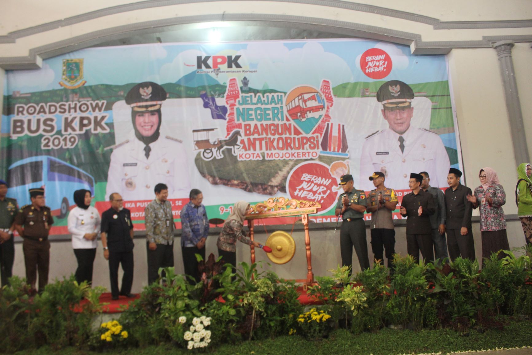 gambar utama