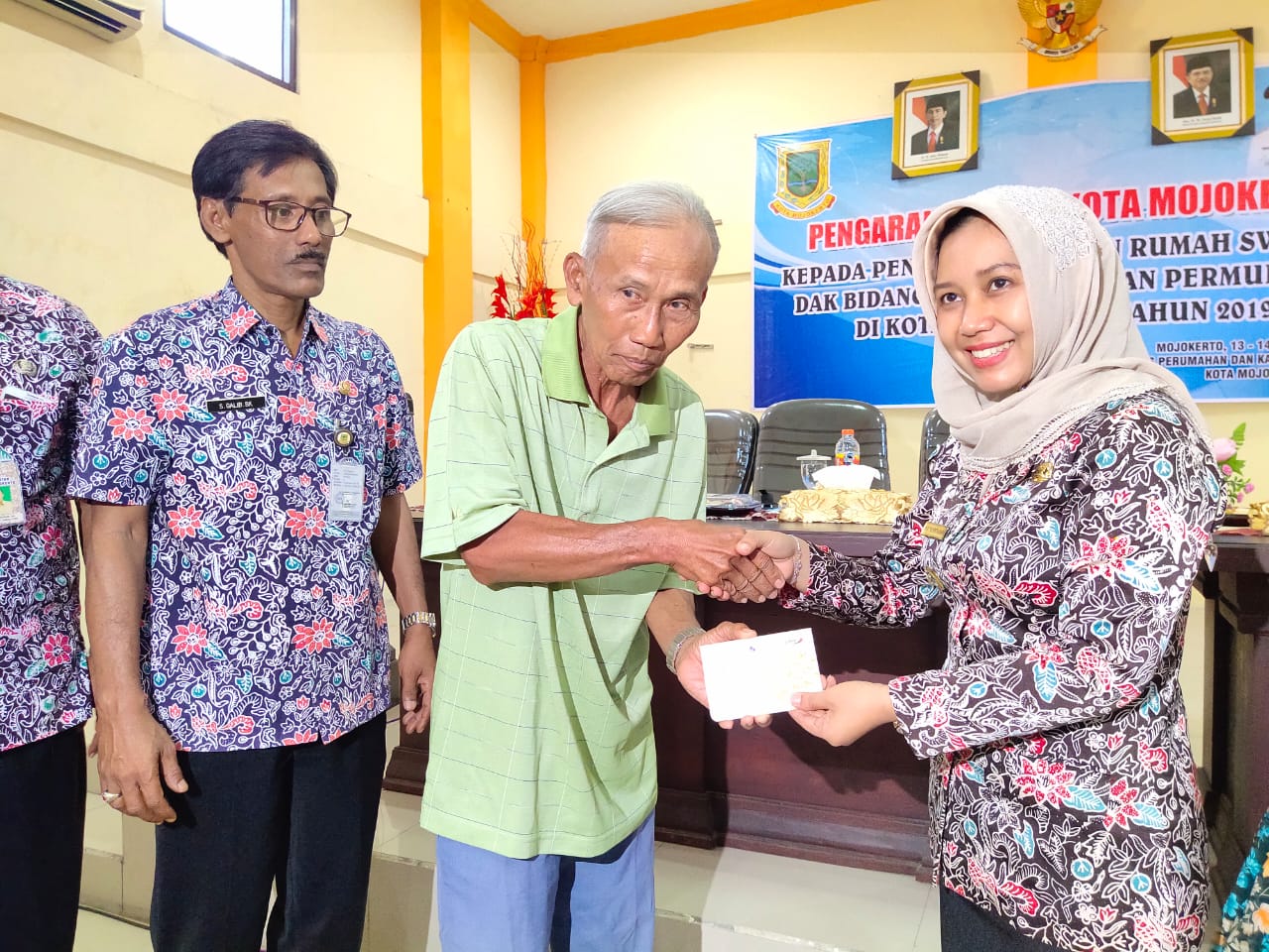 gambar utama