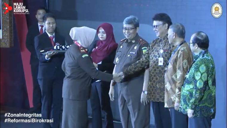 gambar utama