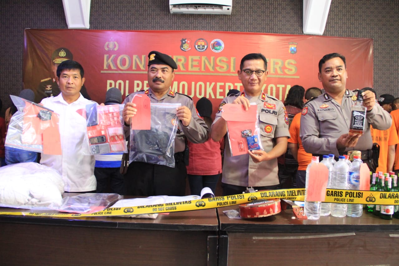 gambar utama
