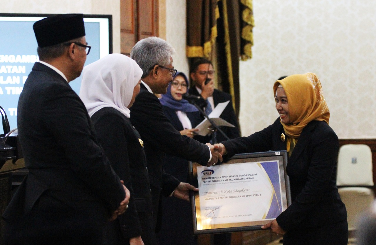 gambar utama