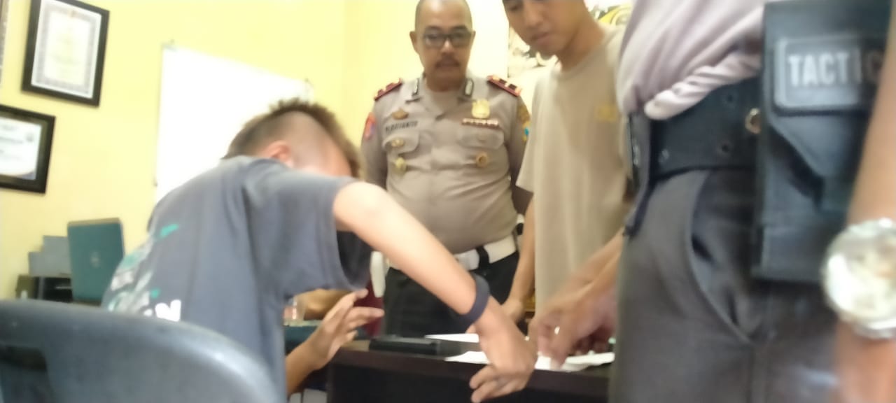 gambar utama