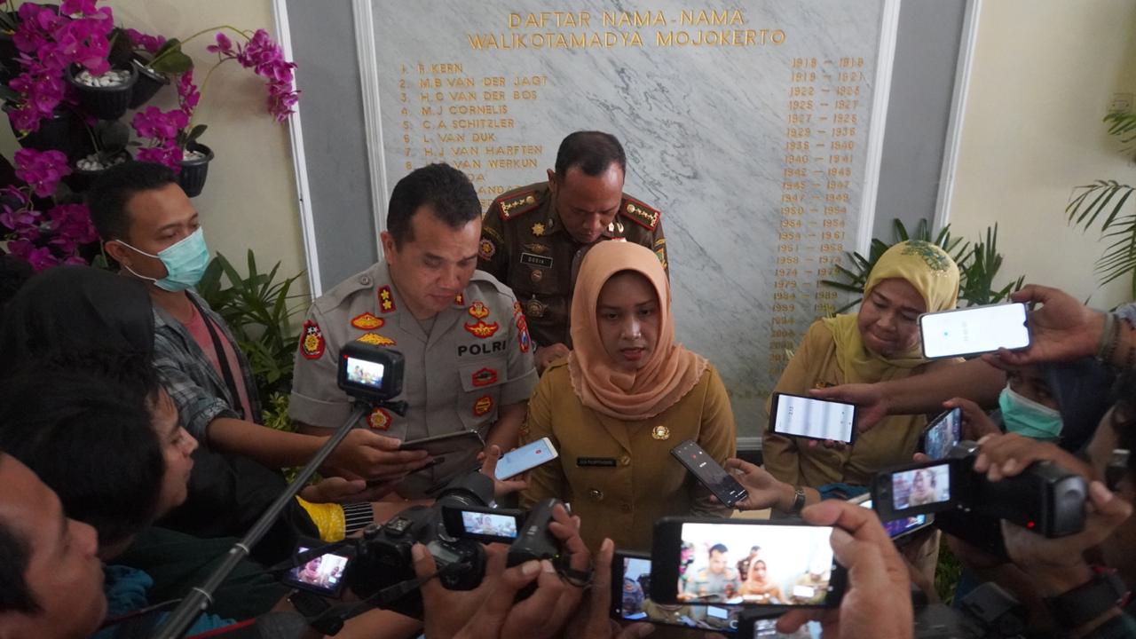 gambar utama