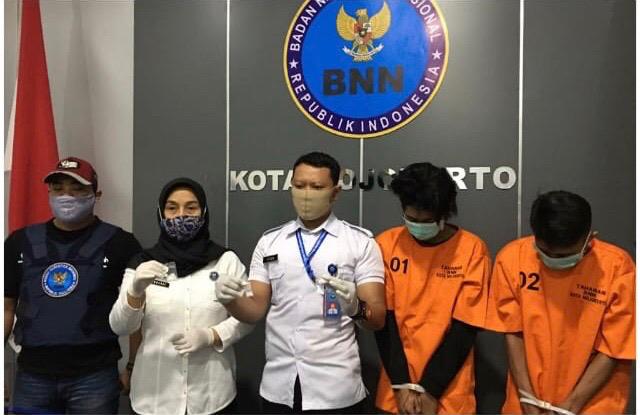 gambar utama