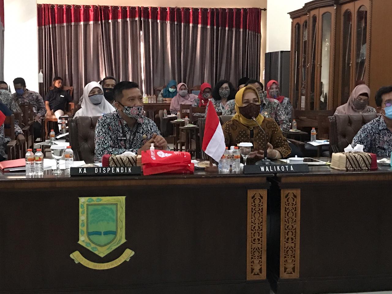 gambar utama