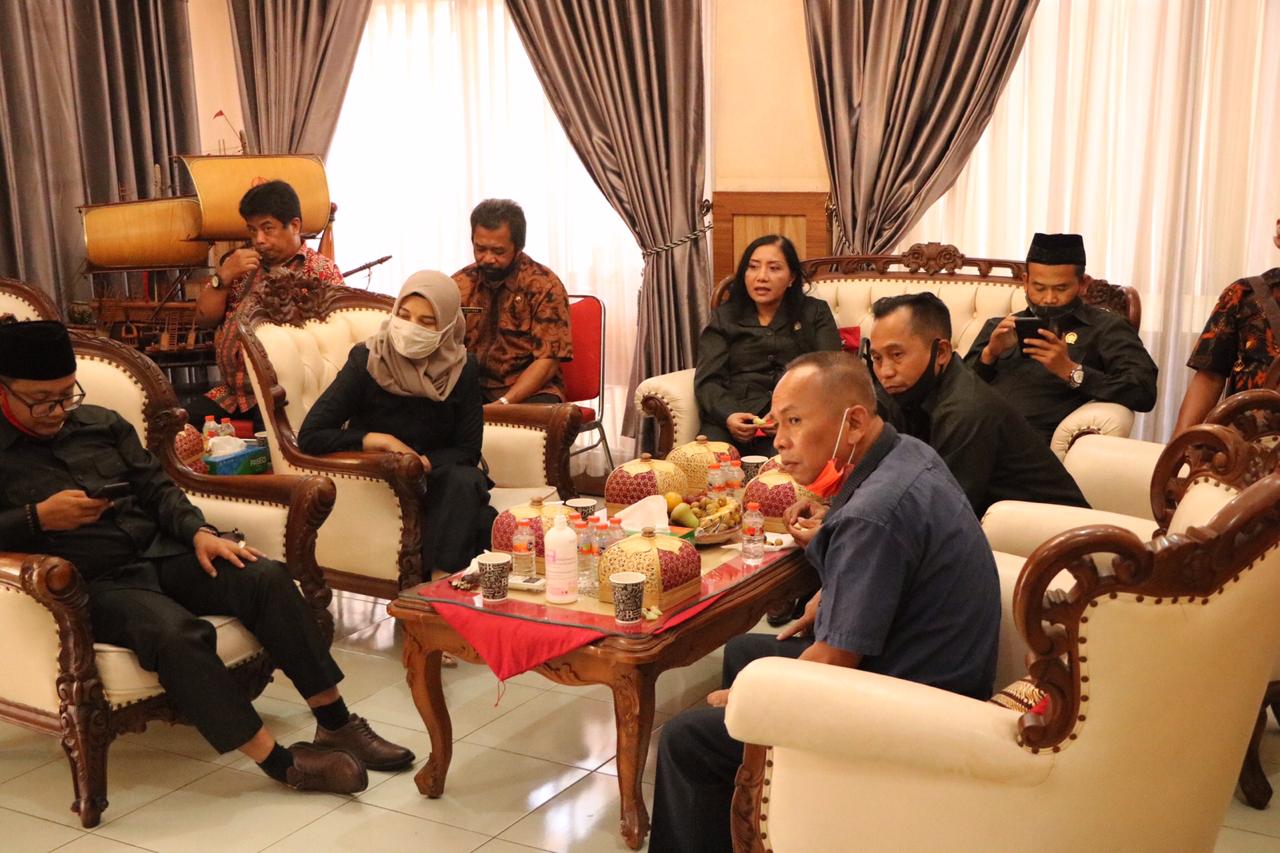 gambar utama