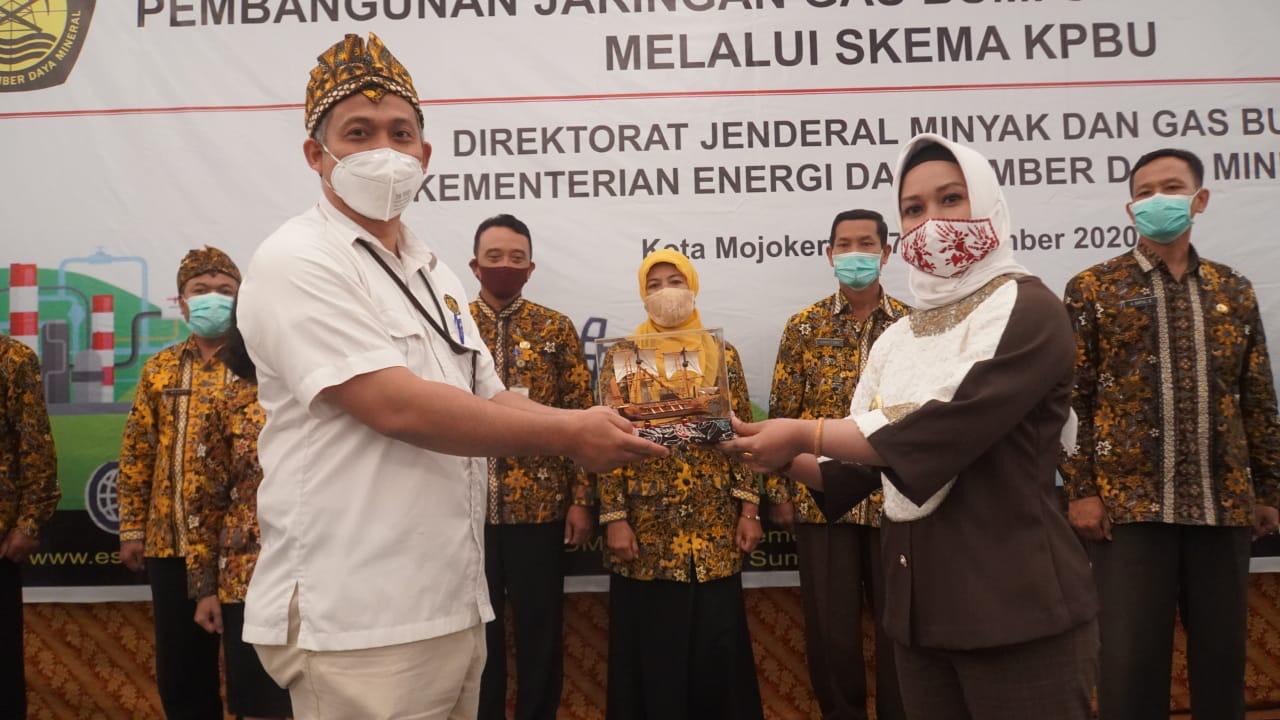 gambar utama