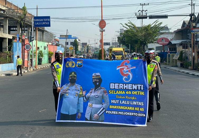 gambar utama