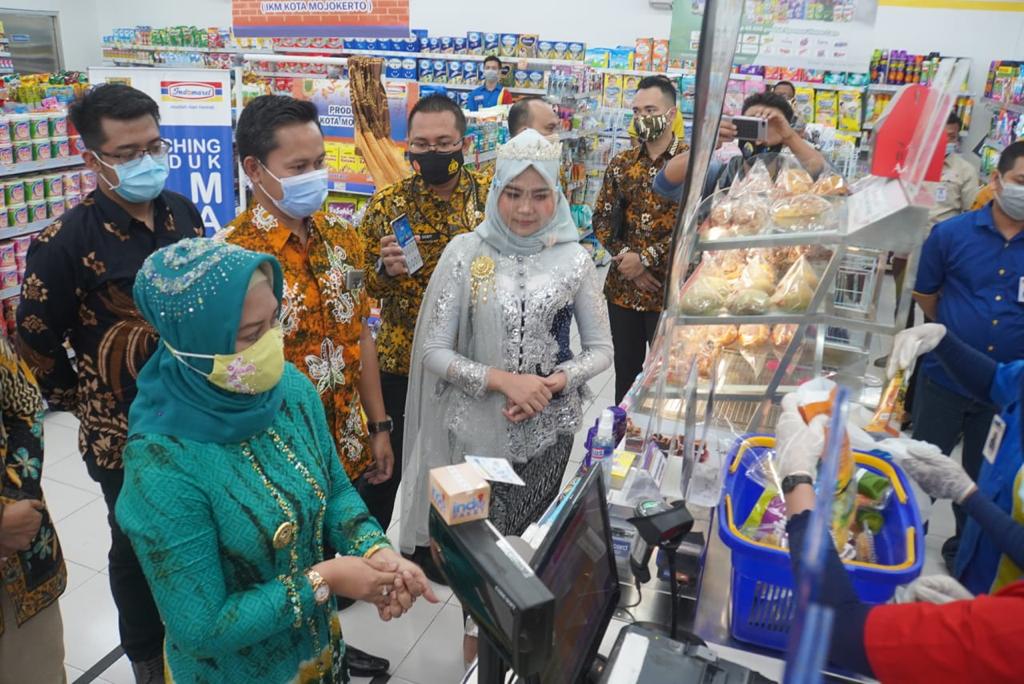gambar utama