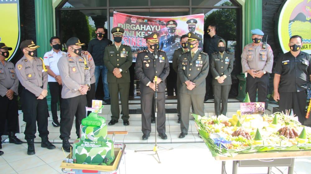 gambar utama