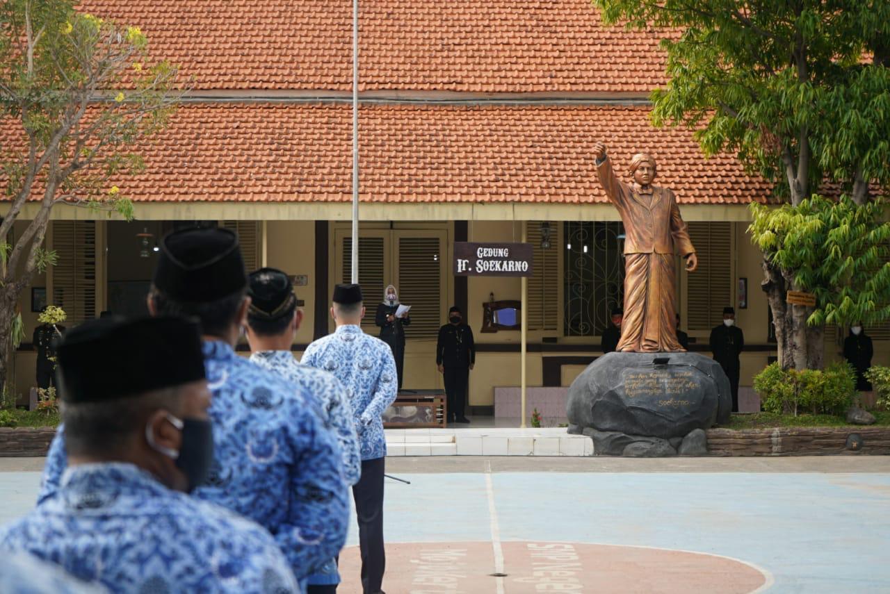 gambar utama