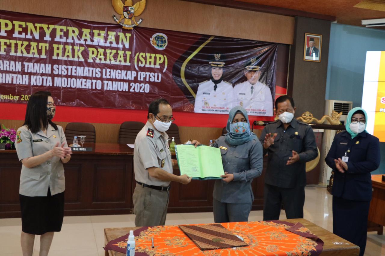 gambar utama