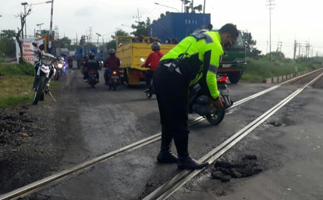gambar utama