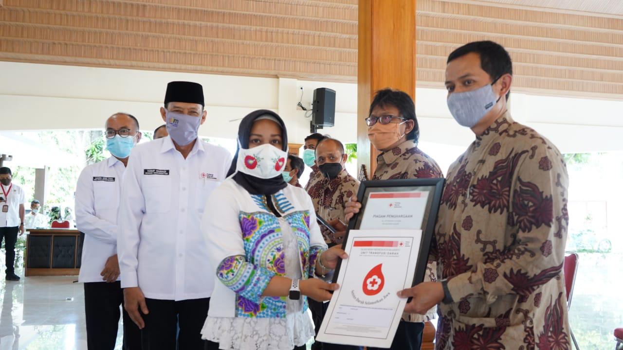 gambar utama