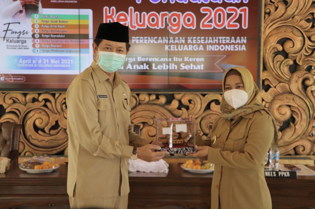 gambar utama
