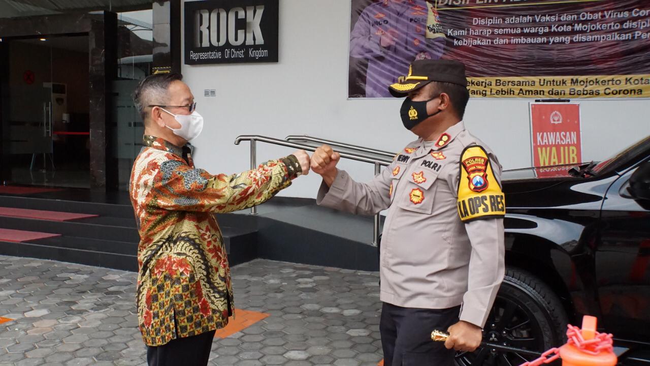 gambar utama