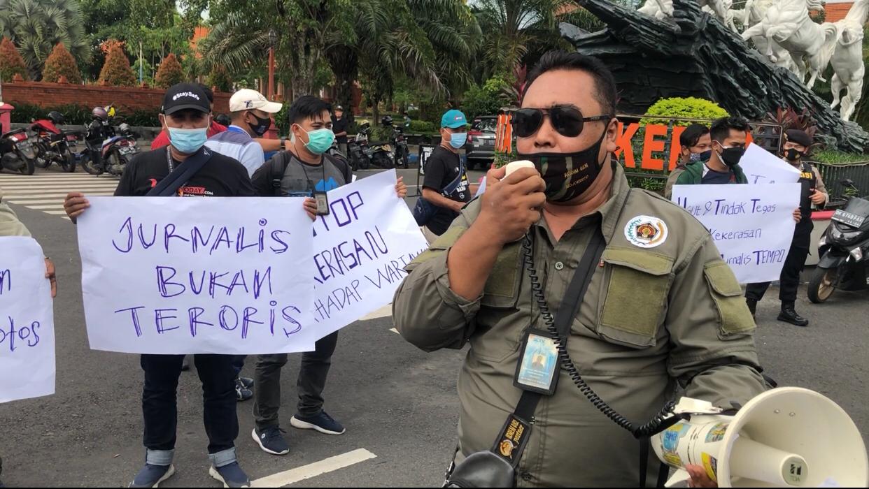 gambar utama