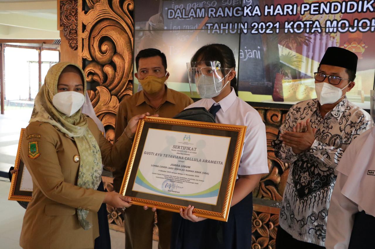 gambar utama