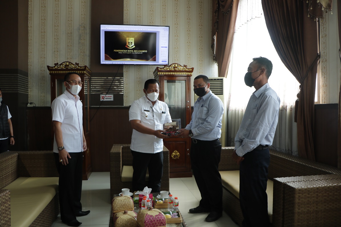 gambar utama
