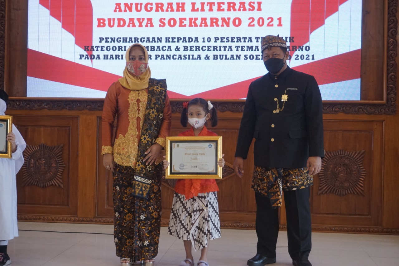 gambar utama