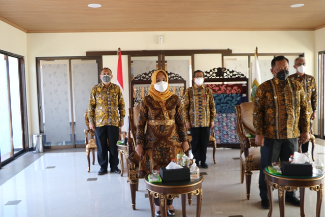 gambar utama