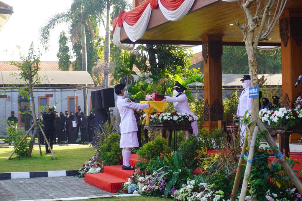 gambar utama