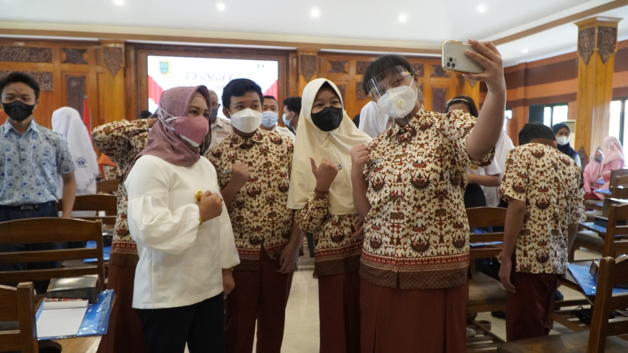 gambar utama