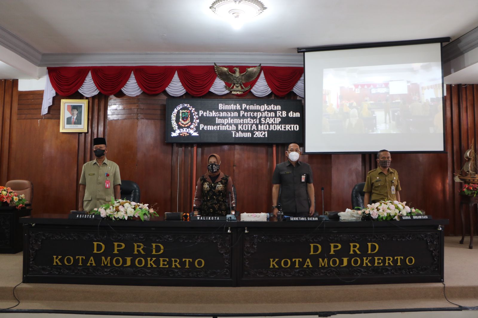 gambar utama