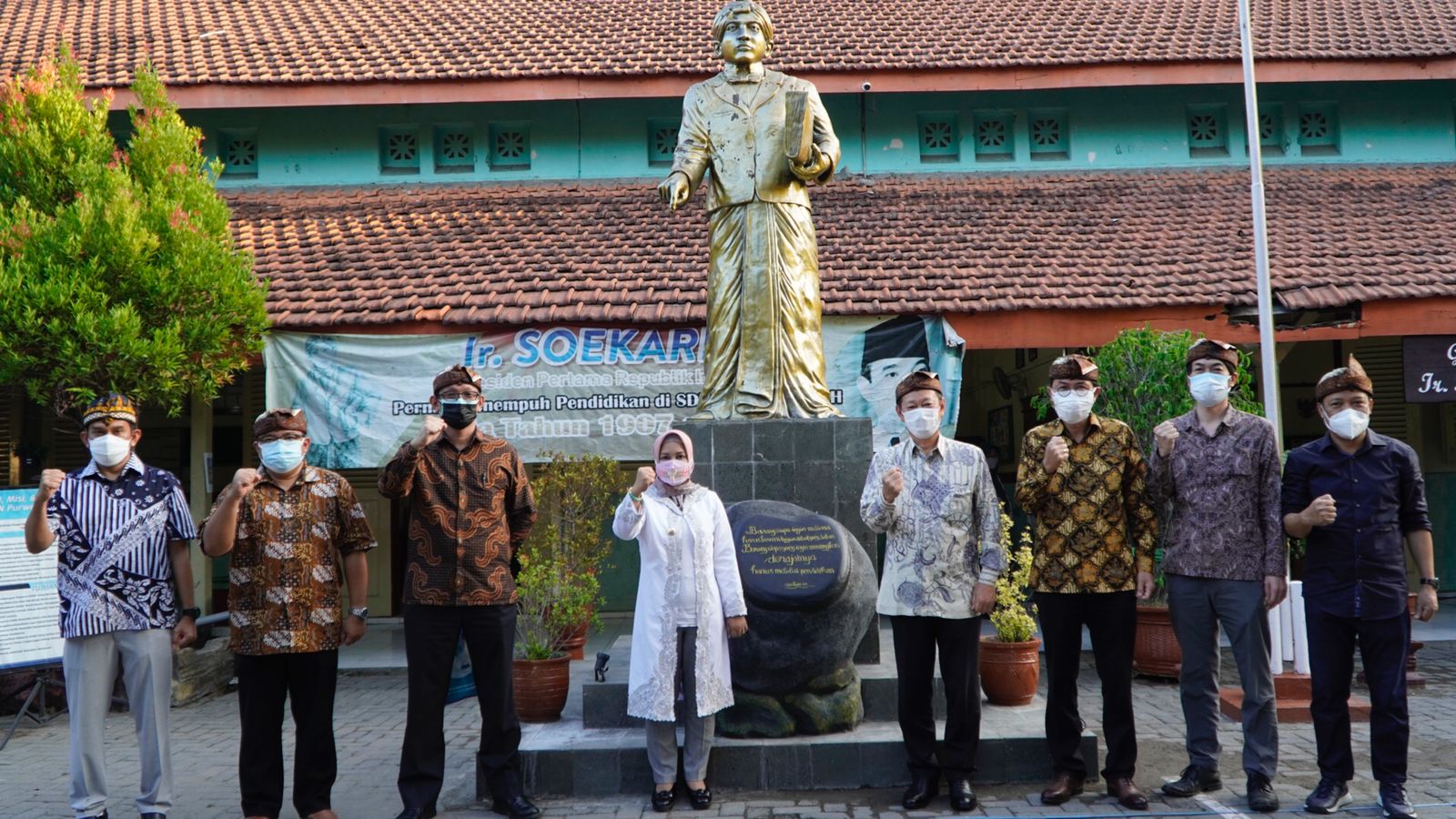 gambar utama