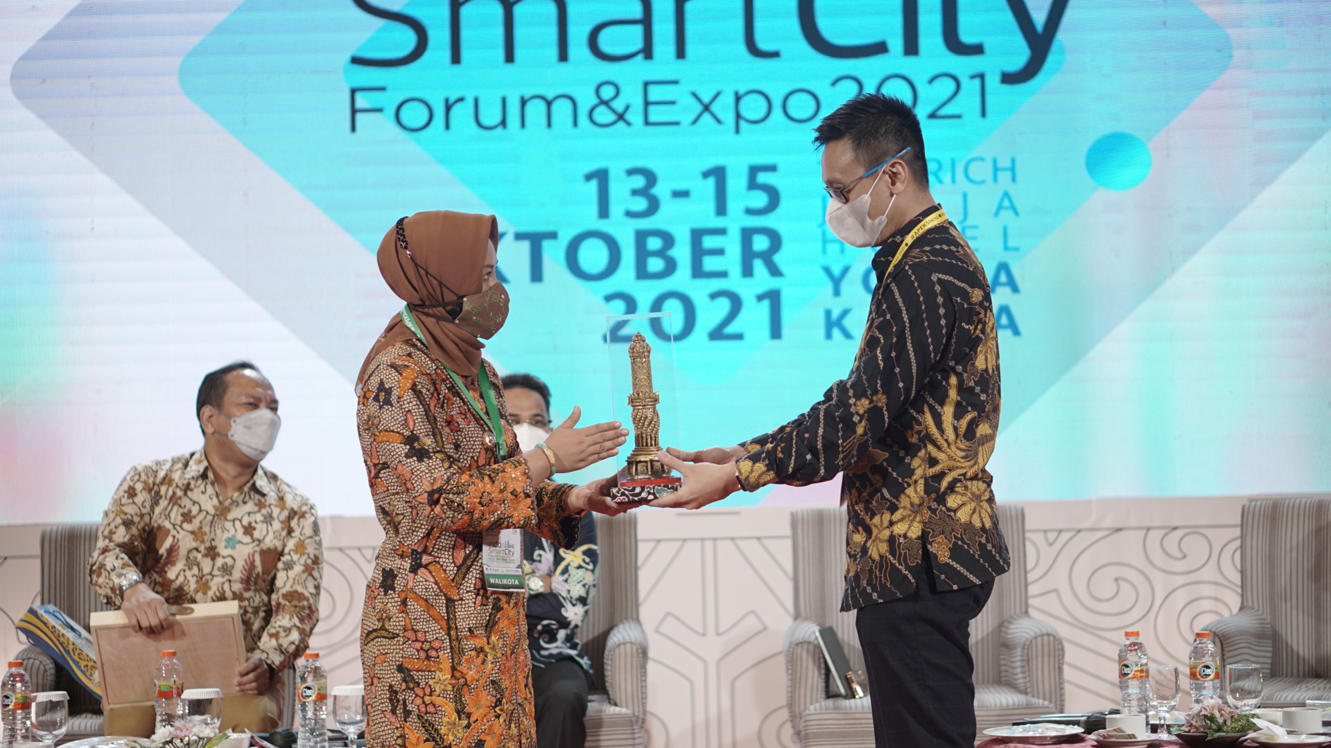 gambar utama