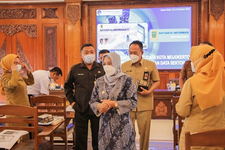 gambar utama