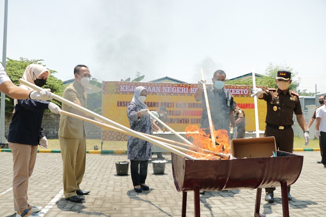 gambar utama