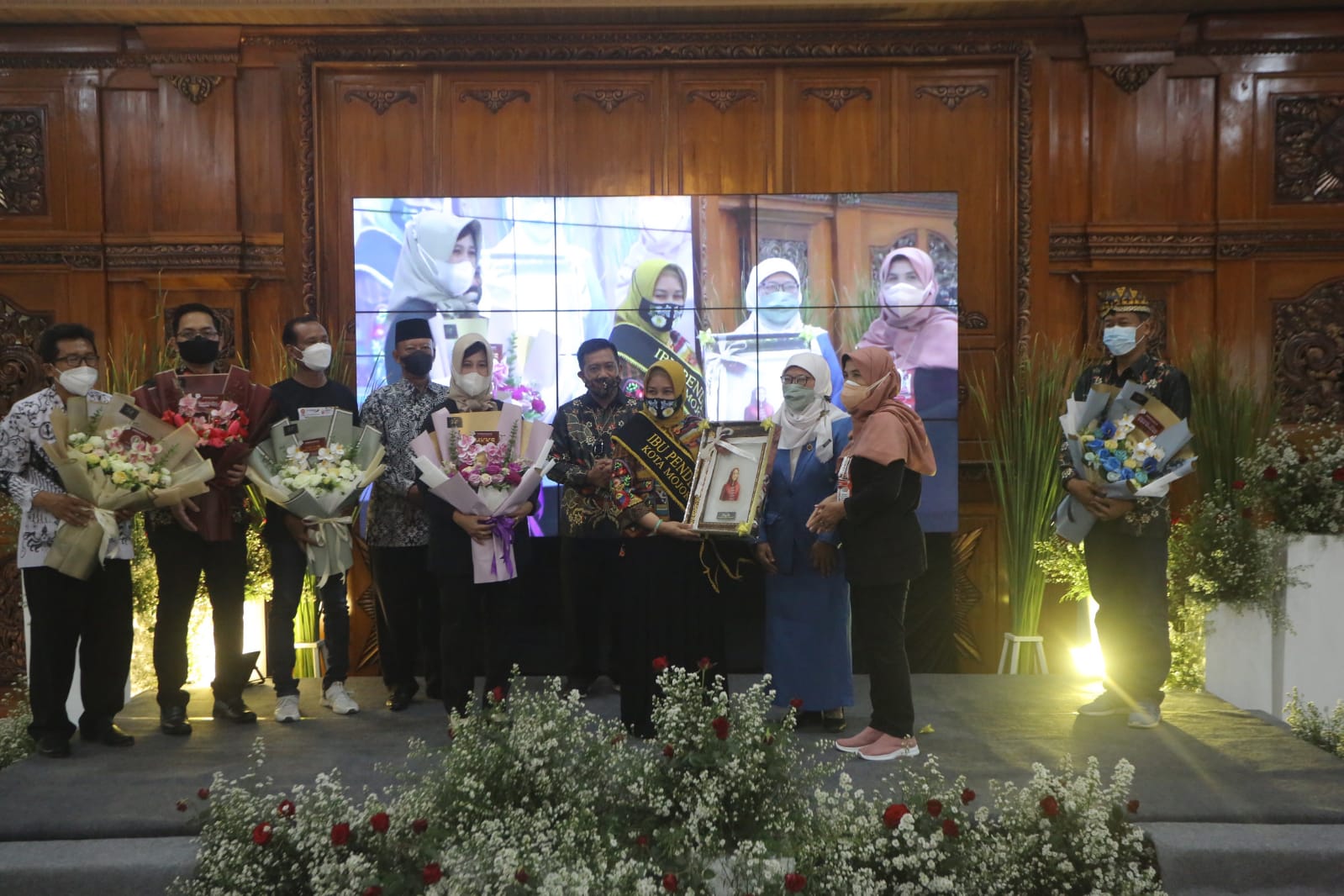 gambar utama