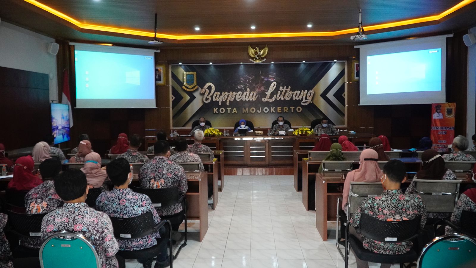 gambar utama