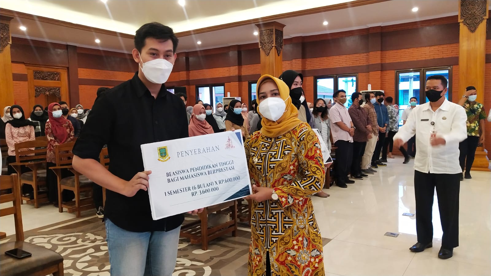 gambar utama