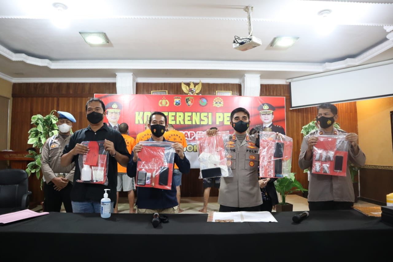gambar utama