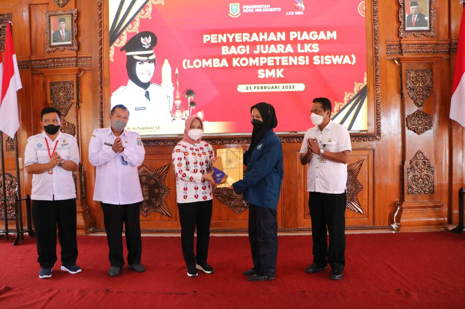 gambar utama
