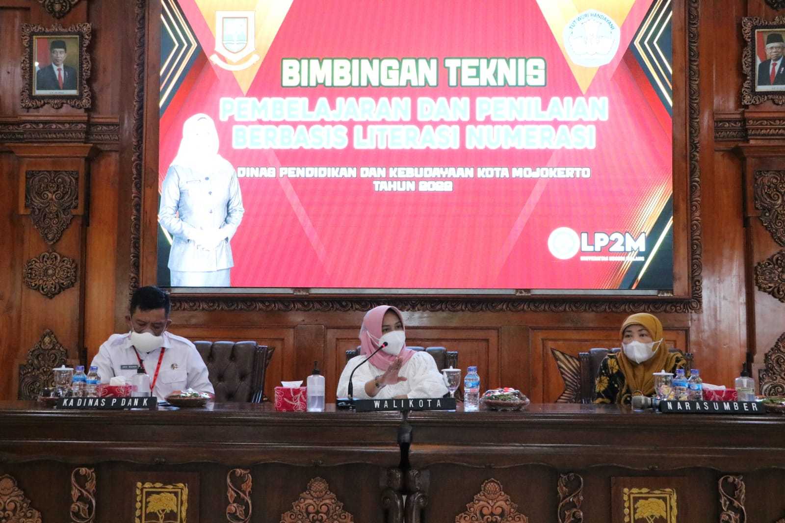 gambar utama