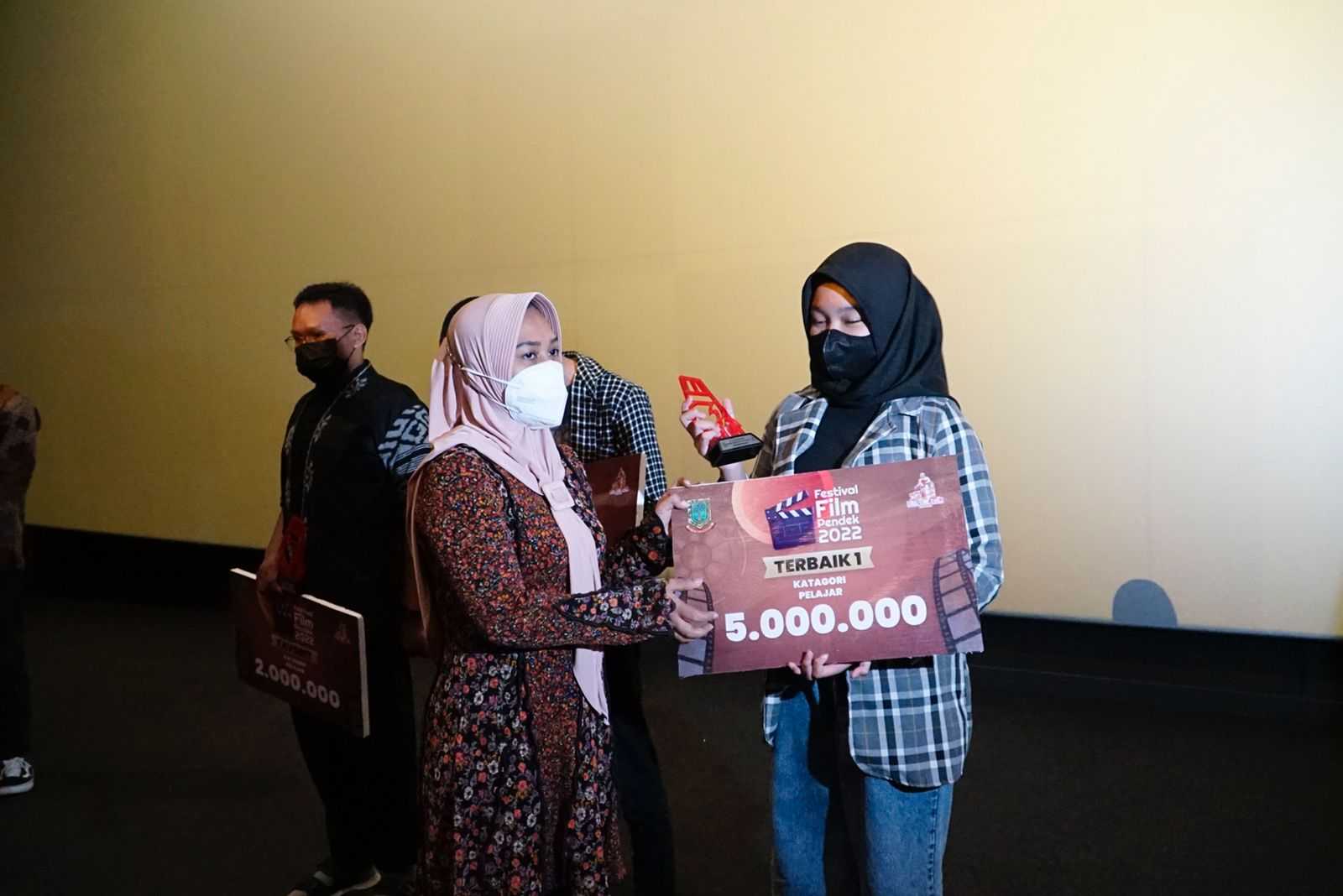 gambar utama