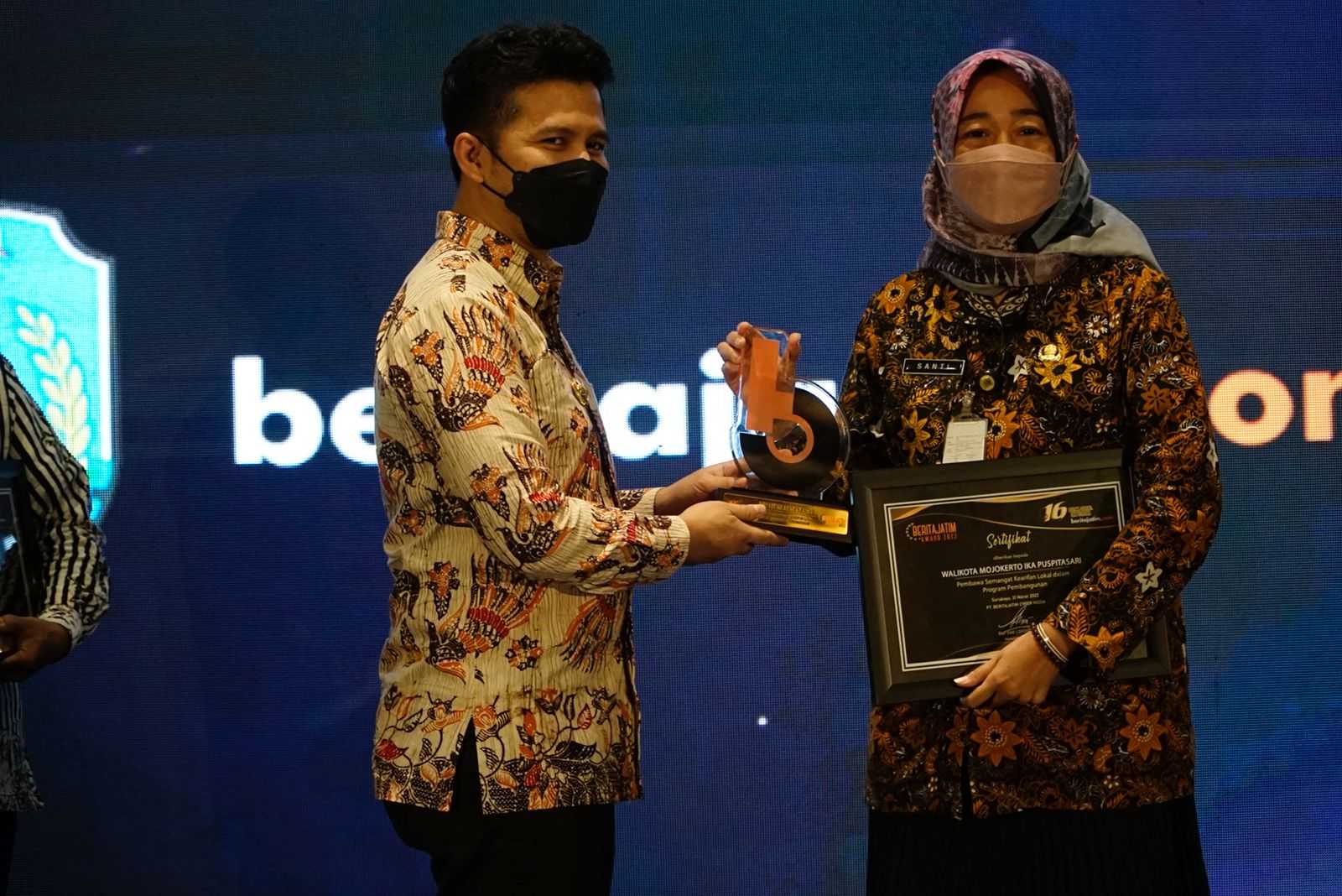 gambar utama