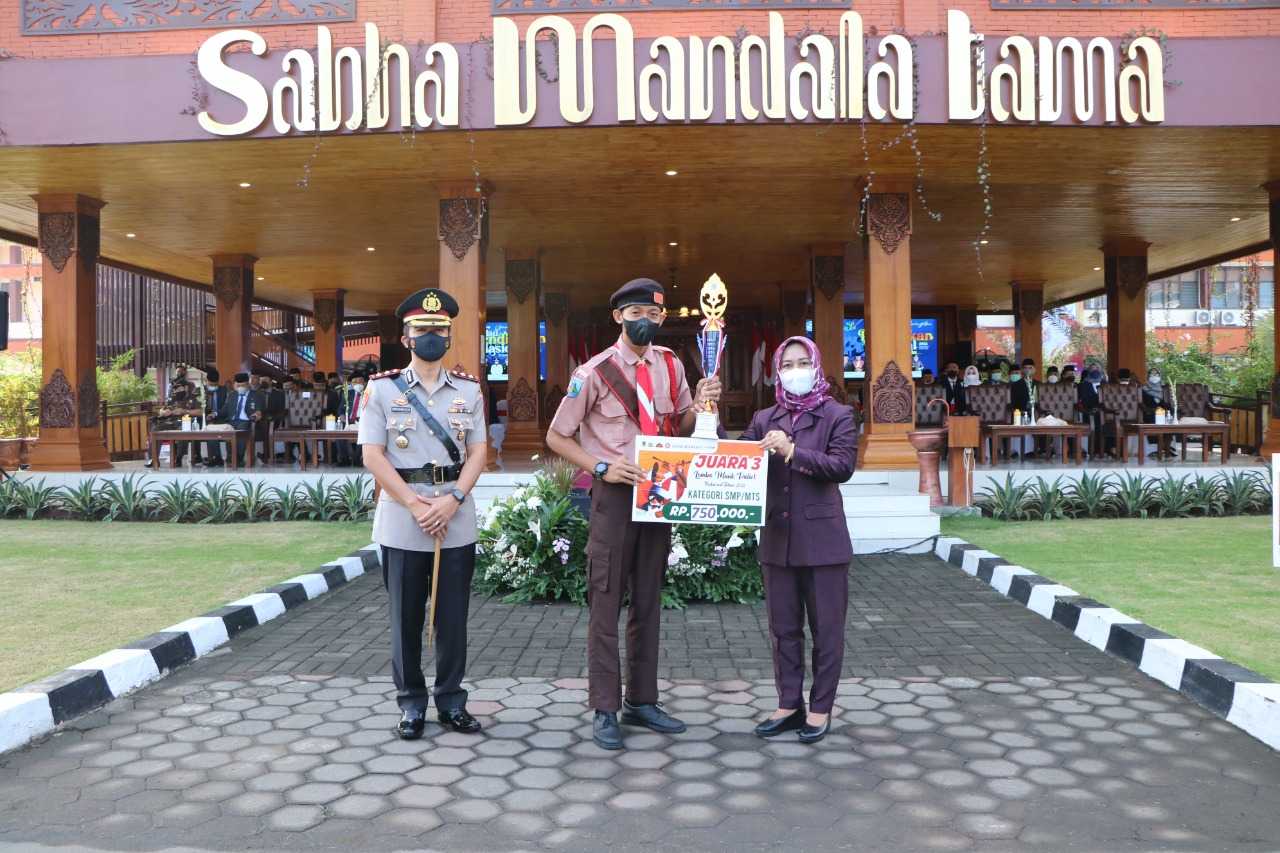 gambar utama