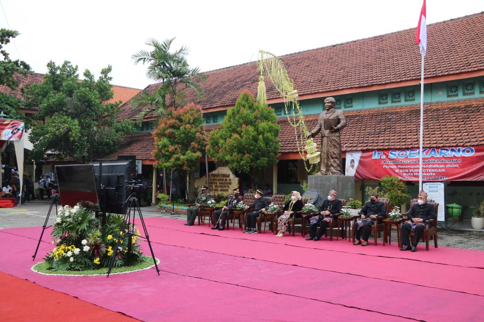 gambar utama