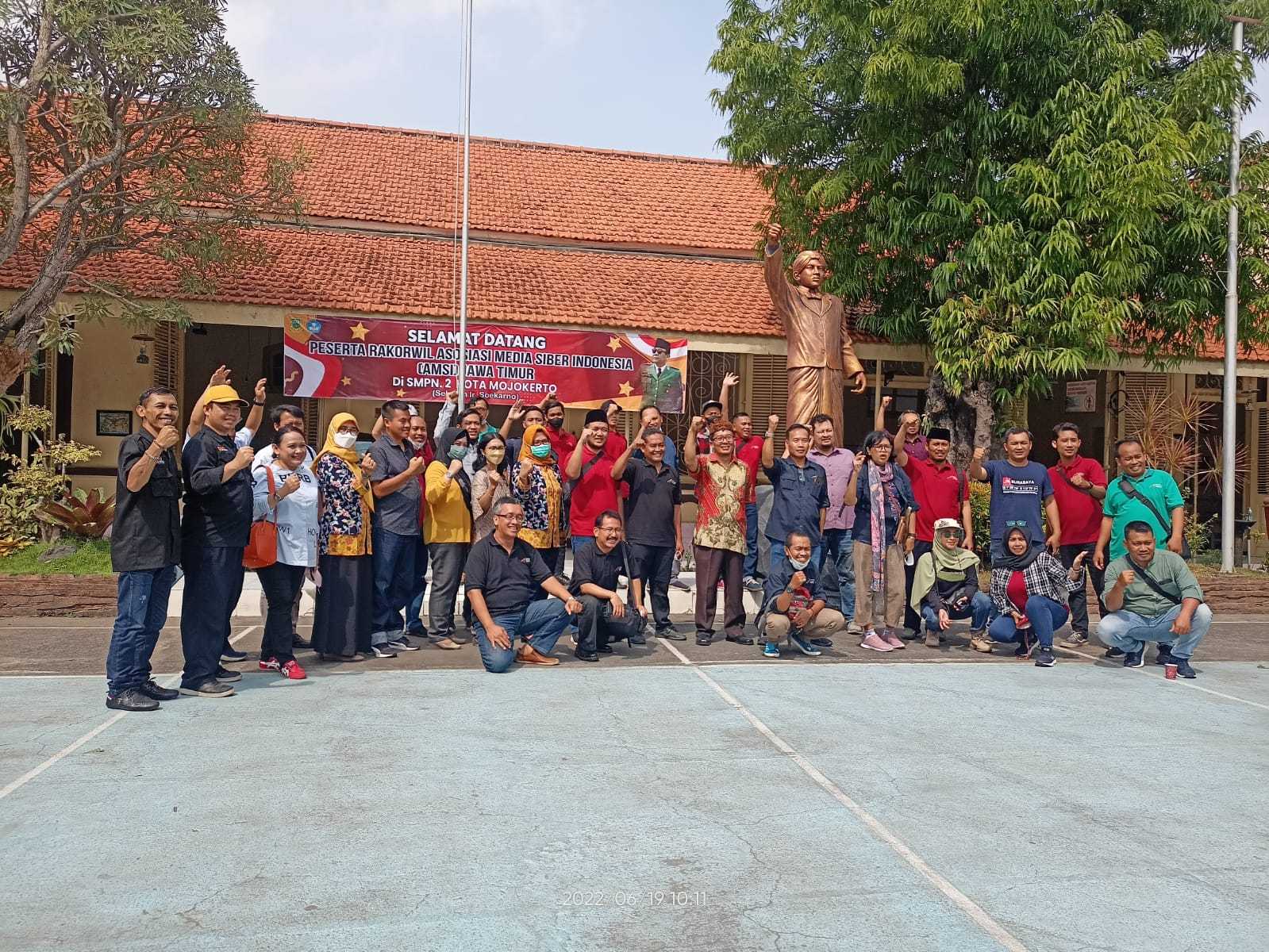 gambar utama