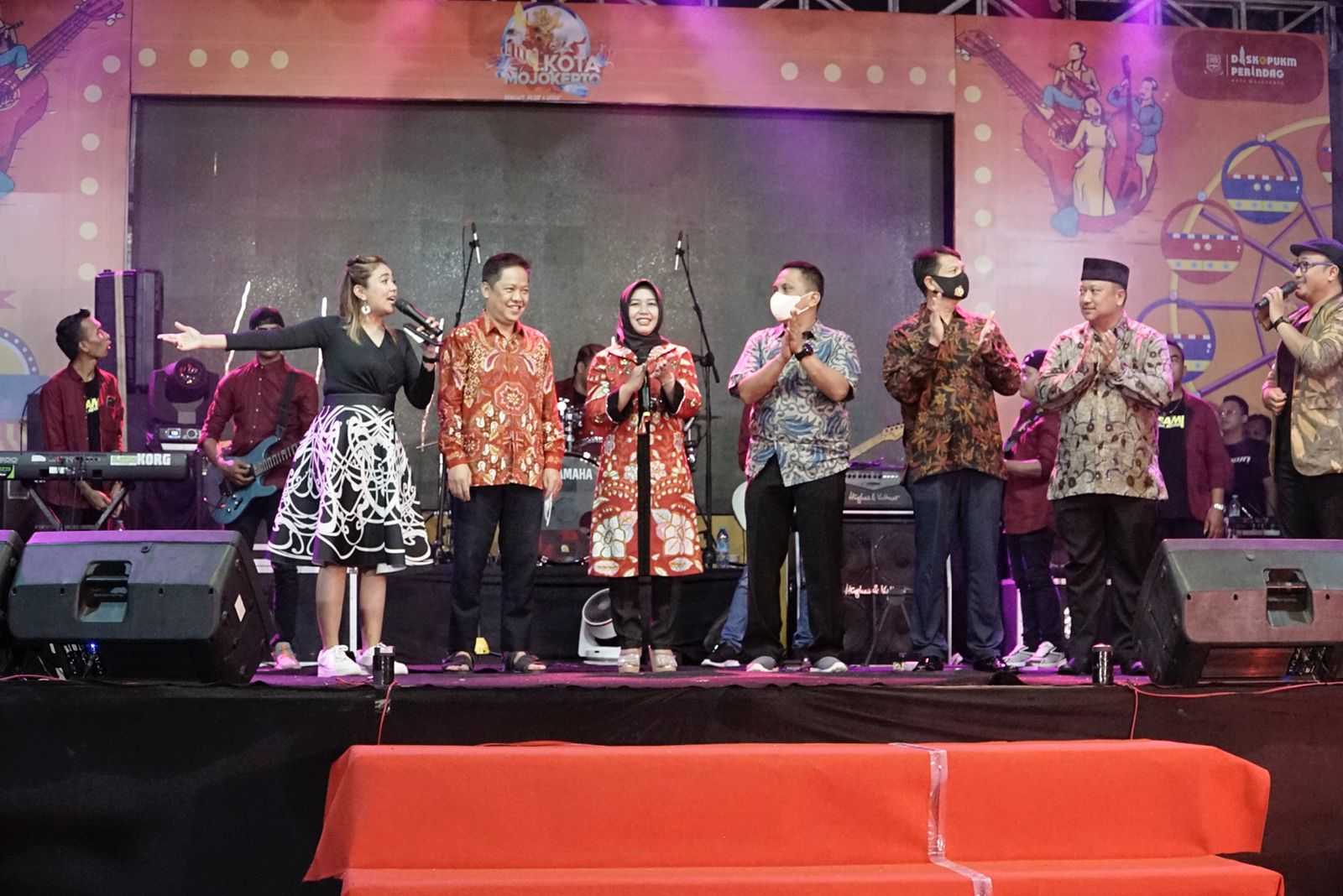 gambar utama