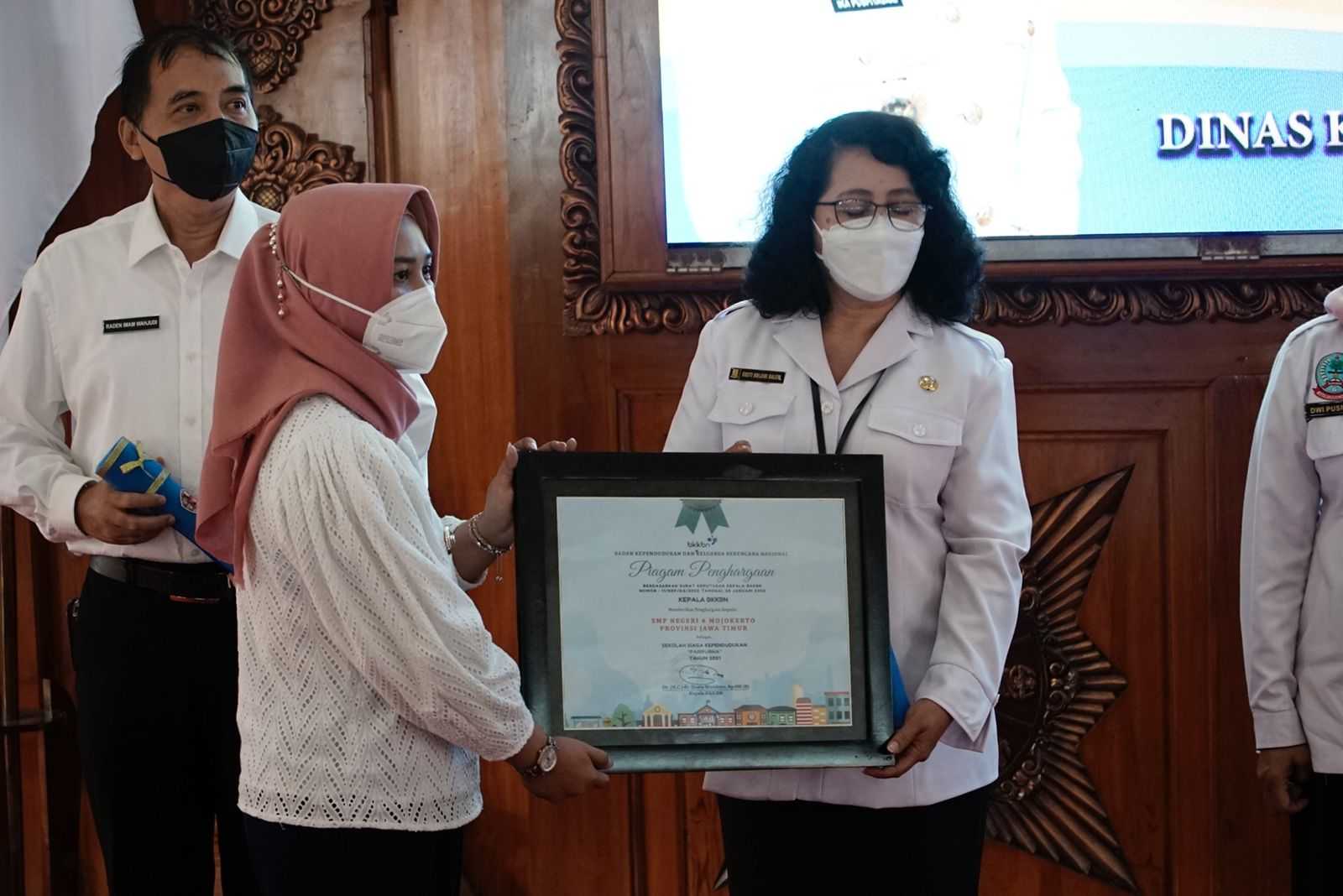 gambar utama
