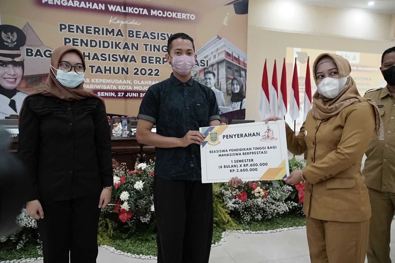 gambar utama